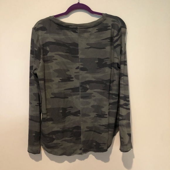 Splendid Forever Camo Henley W size L - Picture 2 of 3